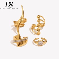Anillo Abierto Dreamshow con Diseño Cuadrado Transparente, Múltiples Bandas y Detalles en Pavé, Acero Inoxidable 316L, Chapado en Oro, Resistente al Agua