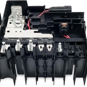 กล่องฟิวส์ห้องเครื่องยนต์ 84646133 สำหรับ GMC Sierra 1500 2500 ปี 19-24 อะไหล่ทดแทน - Product Image 2