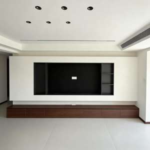 Meuble <span class=keywords><strong>TV</strong></span> mural moderne minimaliste en bois de noyer et MDF blanc <span class=keywords><strong>avec</strong></span> tiroirs, étagères ouvertes et <span class=keywords><strong>niche</strong></span> <span class=keywords><strong>TV</strong></span> pour salon - Product Image 1