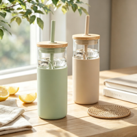 Gobelets en verre transparent de 20 oz avec logo personnalisé, couvercles en bambou et pailles, manchon en silicone pour café glacé et eau potable