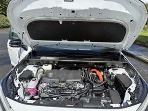 <span class=keywords><strong>Voiture</strong></span> d'<span class=keywords><strong>occasion</strong></span> en parfait état <span class=keywords><strong>Toyota</strong></span> <span class=keywords><strong>RAV4</strong></span> XSE 2.5P HV ECVT AWD SUV/5D/5S 2025 – SUV intelligent et sûr, prêt à être expédié - Product Image 3