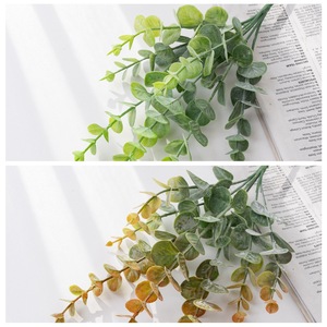 Plante d'eucalyptus artificielle CallaFloral, couleurs automnales vertes, PVC souple, décoration intérieure MW20206 - Product Image 3