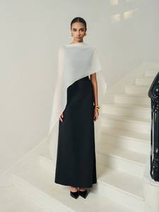 WHITE ANT Chic Style Vestidos de mujer Correas sin espalda MARGOT VESTIDO CON ESPALDA ABIERTA Arena Jacquard 39% Algodón 61% Rayón de Vietnam - Product Image 2