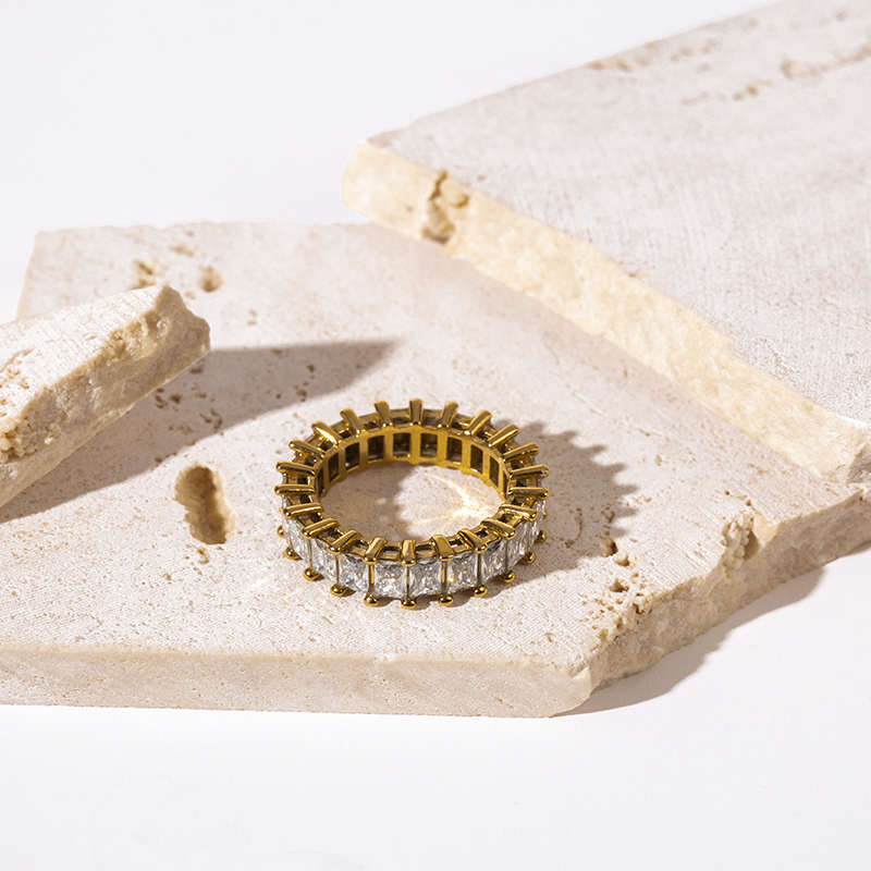 Anello in pietra preziosa a cerchio pieno vendita calda zircone rettangolare anello in acciaio inossidabile placcato oro 18 carati gioielli