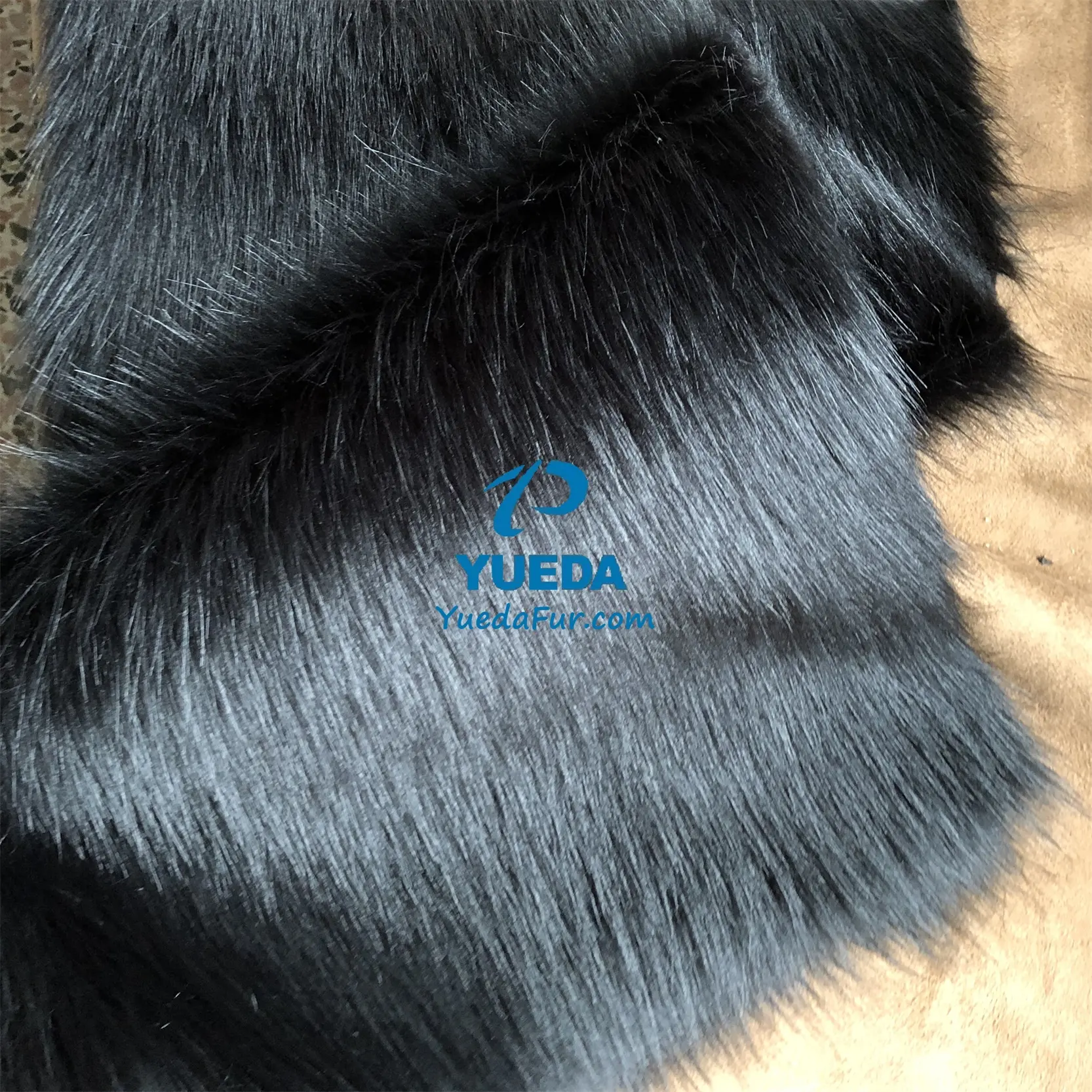 [Manufacturer] Black Colour Faux Fur、Plush Fox Fur Fabric