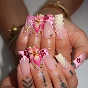 <span class=keywords><strong>Uñas</strong></span> postizas 3D florales hechas a mano al por mayor, <span class=keywords><strong>largas</strong></span>, estilo ataúd, con punta francesa rosa y arte de perlas, oro, conchas marinas y estrellas de mar para mujer - Product Image 1