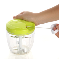 Handmatige keukenhulp voor het hakken van voedsel, veilige groentehakker met 900ml capaciteit, milieuvriendelijke kunststof messen, Smile Mom