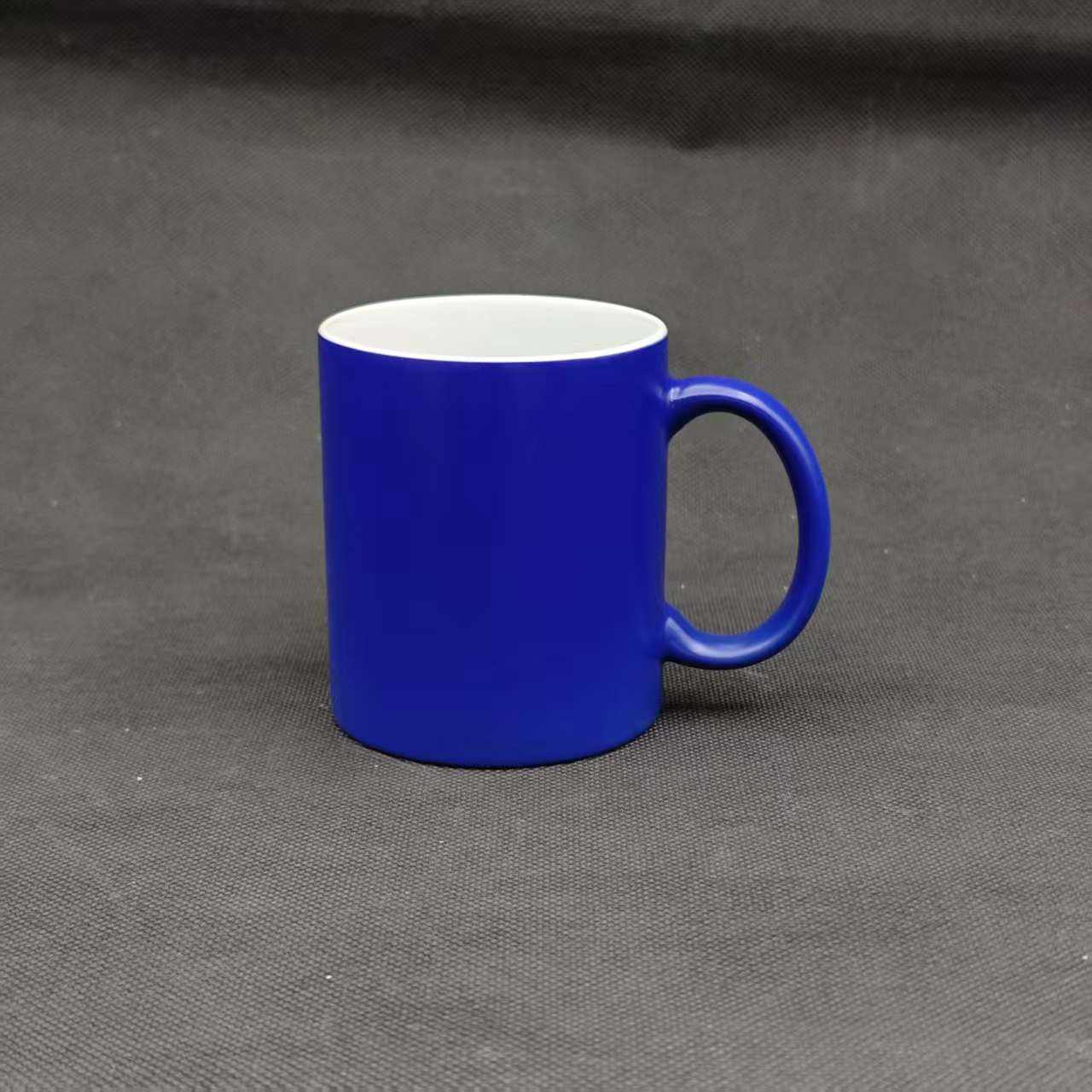 blue to white round handle