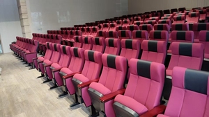 Chaises d'auditorium pliantes avec sièges en canapé, design personnalisé avec logo, pour théâtre et salles de conférence - Product Image 2