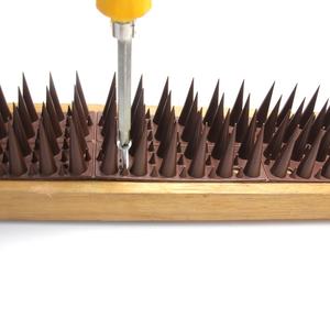 En gros <span class=keywords><strong>Pas</strong></span> <span class=keywords><strong>Cher</strong></span> 30cm Base En Plastique Pointes D'oiseaux <span class=keywords><strong>Anti</strong></span>-Pigeon Home Dissuasion Extérieur Animal Répulsif Dispositif pour Usage Agricole - Product Image 3