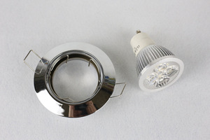 Plafonnier LED rond en aluminium argenté IP44 pour intérieur, compatible GU10 MR16 - Product Image 4