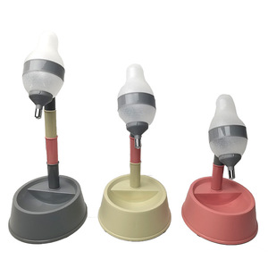 Fuente de agua para mascotas, bebedero para perros, botella de agua estilo coreano, boquilla de agua para gatos en colores arcoíris (amarillo y rosa). - Product Image 1