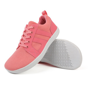 Chaussures de marche confortables pour hommes, blanches, en maille, à lacets, antidérapantes, grande taille, avec protection des orteils larges, tendance printemps, vente en gros - Product Image 1