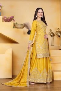 Ensemble Sharara en crêpe naturel entièrement cousu pour femmes, avec kurta brodée de sequins et dupatta assorti, ensemble trois pièces - Product Image 4