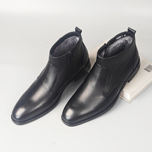 Bottes Chelsea pour hommes en cuir véritable, bottines à bout rond, à enfiler, doublure en fourrure isolante, noires, taille 43 - Product Image 2