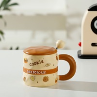 Mug à café adorable avec couvercle et visage expressif