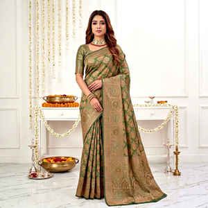 Sari de Seda Verde y Dorado de AARA Fashion con Estampado Floral, Traje Tradicional de Boda para Mujer, Protección Solar, Largo hasta el Suelo - Product Image 1