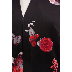 Robe ample sans manches à col en V pour femme, en mélange de soie noire, imprimés floraux audacieux rouge et rose, légère, pour les occasions estivales - Product Image 6