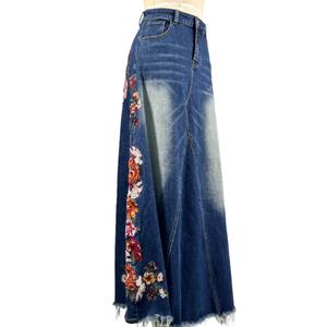 Jupe en jean florale brodée sur mesure pour femme, taille haute, style délavé, collection OEM haute couture - Product Image 2