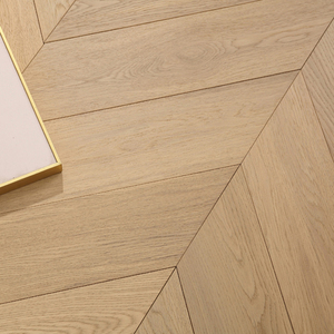 Parquet en chêne européen multicouche T&G, véritable bois d'ingénierie, finition UV laquée, antidérapant, lisse, qualité ABC, 14 mm 15 mm, motif chevron, pour salle d'exposition - Product Image 2