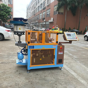 Máquina de valla de césped verde completamente automática, máquina de fabricación de valla de alambre de malla de hierba de eslabones de cadena artificial - Product Image 3