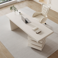 Bureau en bois massif crème de designer moderne en forme de L pour le bureau, la chambre à coucher ou le bureau.