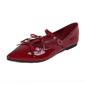Chaussures Mary Jane de luxe pour femme, style Hepburn coréen, à bout pointu, en cuir verni uni, à enfiler, pour banquets - Product Image 6