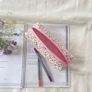 กล่องดินสอผ้าฝ้ายพิมพ์ลายดอกไม้แบบพับได้ เป็นมิตรกับสิ่งแวดล้อม พร้อมซิปปิด ทนทาน เหมาะสำหรับนักเรียน ของขวัญต้อนรับเปิดเทอม - Product Image 4