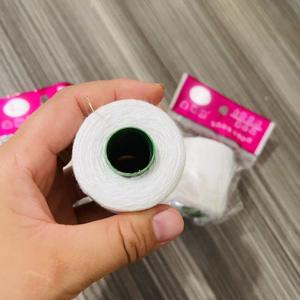 Fil à coudre domestique R3, petite bobine, blanc, avec aiguille, disponible à seulement un yuan. - Product Image 4