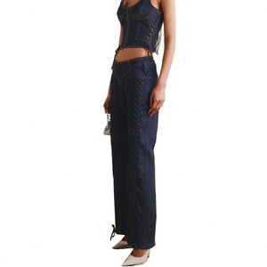 กางเกงยีนส์ทรงบานสีน้ำเงินวินเทจแบบผูกเชือกสูงพิเศษแฟชั่นลำลองพร้อมโลโก้สั่งทำราคาส่ง - Product Image 3