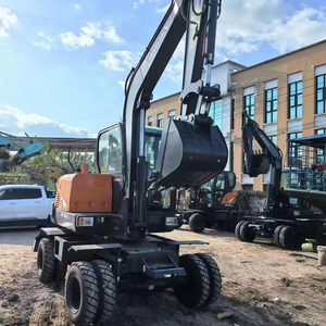 Excavatrice sur chenilles hydraulique Doosan DX60W d'occasion, 6 tonnes, moteur, boîte de vitesses, PLC, modèle 2024, faible nombre d'heures de fonctionnement, certifiée EPA CE - Product Image 1