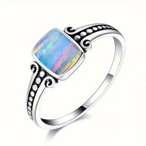 Anello da Donna in Stile Europeo e Americano con Goccia d'Acqua, Design di Nicchia di Lusso - Product Image 1