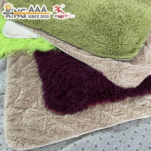 พรมขนสัตว์มือสองสไตล์วินเทจย้อนยุคขายส่ง KingAAA แบบยกม้วน คละแบบ พรมฟูมือสองจำนวนมาก จากร้านขายของมือสอง Ukay Ukay - Product Image 4