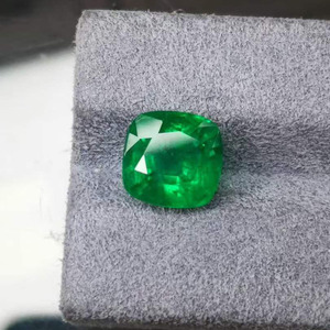 SGARIT - Esmeralda Natural de 4.41CT, Gema Suelta con Certificado GILD, Corte Cojín Verde Intenso de 9.67*9.51mm, Piedra Preciosa para Joyería - Product Image 5