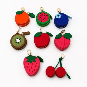 Breloque de sac élégante en forme de fruit – Cuir PU souple avec crochet et fermeture éclair métalliques, idéale pour un usage quotidien et pour offrir, vente en gros acceptée - Product Image 1