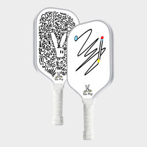 ไม้พายคาร์บอนไฟเบอร์พร้อมสำหรับทัวร์นาเมนท์พร้อมจุดและการหมุนที่แสนหวานห่อด้วยแขนเสื้อที่วาดด้วยมือจำนวนจำกัดที่โดดเด่น - Product Image 4