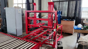 Dik açı yerçekimi palet kaldırma nakli Transfer silindiri zincirli konveyör sistemi - Product Image 2