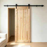 Porte coulissante rustique en bois massif de sapin à grain naturel pour l'aménagement intérieur de fermes