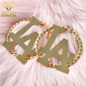 Boucles d'oreilles créoles en bambou fileté personnalisées avec personnage de dessin animé pour femme, en acier inoxydable HK, résistantes à <span class=keywords><strong>la</strong></span> décoloration, mignonnes pour les fêtes - Product Image 1