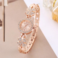 Nouvelle montre de luxe pour femmes, mode, trèfle porte-bonheur, montre à quartz avec strass, montre habillée pour filles, femmes, bracelet tout-aller