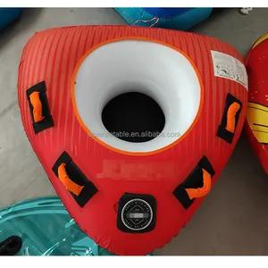OEM, ODM 1-Personen-Aquaschneller Fliegendes Boot Ski-Rohrwassersport-Spielzeug aufblasbares verrücktes UFO-Sofa aufblasbares Schleppboot