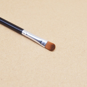 Pincel para sombra de ojos de pelo de caballo, herramienta de maquillaje con mango de plástico de 1cm para mezclar sombras en ojos y nariz, portátil - Product Image 2