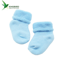 Coloré personnalisable Polyester thermique tricoté pantoufle chaussettes enfants décontracté jetable haute cheville respirant pour la saison d'automne