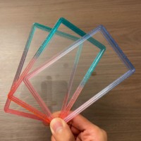 Étui de protection antichoc pour cartes gradées PSA, avec pare-chocs en TPU dégradé et support arrière en acrylique transparent, disponible en 41 couleurs, pour vitrine de présentation de cartes.