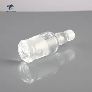 Vendita calda trasparente trasparente 50ml 100Ml bottiglia di vetro Whisky mini con tappo in plastica