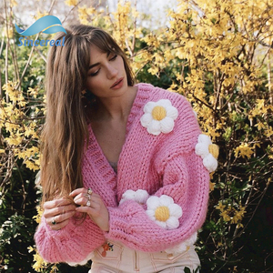 <span class=keywords><strong>Cardigan</strong></span> <span class=keywords><strong>Corto</strong></span> Lavorato a Maglia con Fiori Tridimensionali in Filo Spesso, Maniche a Pipistrello, Colore Dolce, per <span class=keywords><strong>Donna</strong></span> - Product Image 2