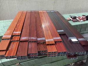 ガーデンフェンスパネル屋外用家具押し出しアルミ木目プロファイルフェンススラットスクエアチューブ - Product Image 3