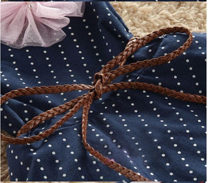 Vêtements pour enfants de style coréen en gros, robe sans manches à pois mignonne avec ceinture à nœud pour les petites filles, en provenance de Chine - Product Image 5