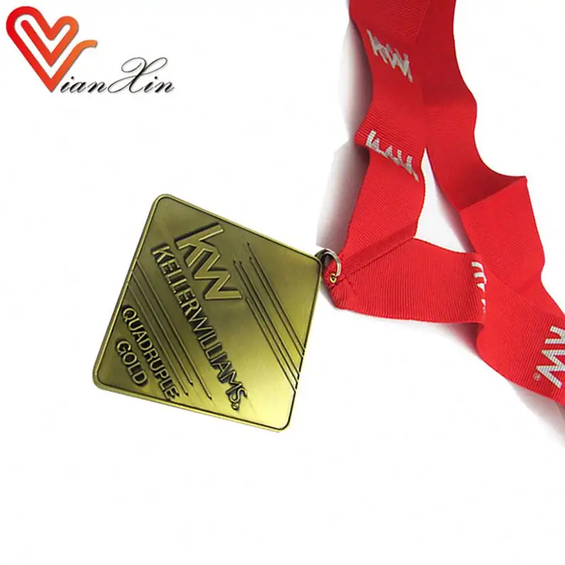 ميداليات ومجوهرات فارغة ثلاثية الأبعاد من سبائك الزنك المعدنية المزودة بشعار تذكارية لسباقات الماراثون الرياضية 2مم
