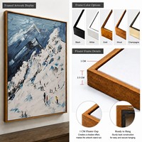 Décoration murale 3D personnalisée en plâtre peinte à la main, représentant des montagnes avec des figurines de skieurs, paysage enneigé moderne sur toile pour hôtel de station hivernale